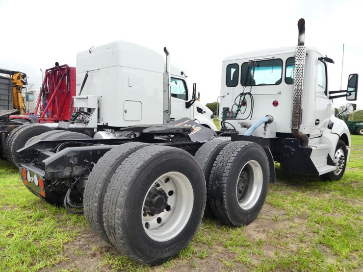 2015-kenworth-t680-image-3