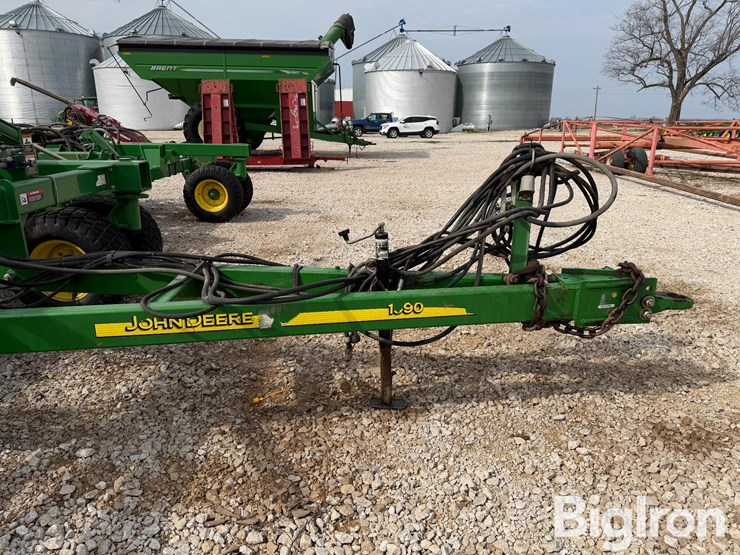 2013-john-deere-1990-image-9