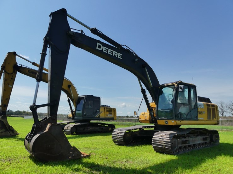 2015-deere-210g-image-2