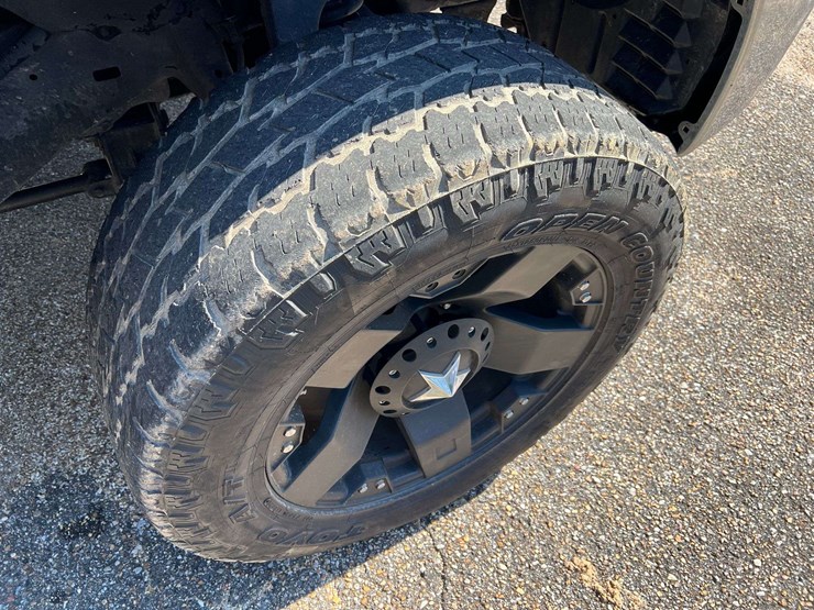 2010-toyota-tundra-image-27