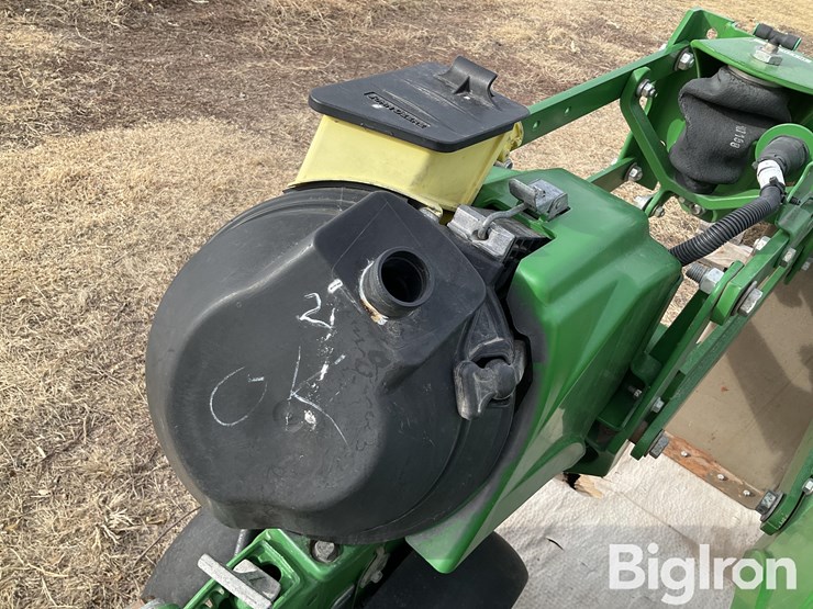 john-deere-12-image-14