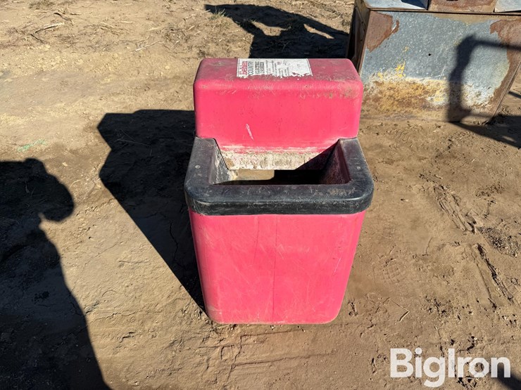 behlen-ahw-100-livestock-waterer-image-8