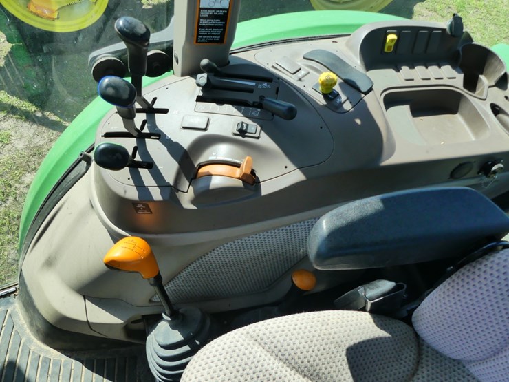 2022-john-deere-5100e-image-11