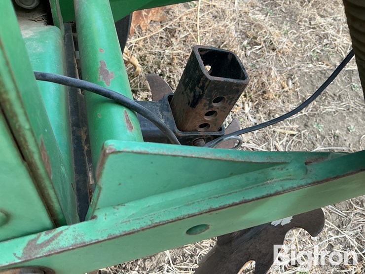 john-deere-7300-image-20