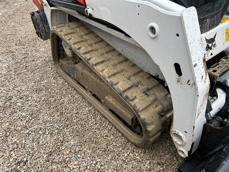 2024-bobcat-t450-image-12