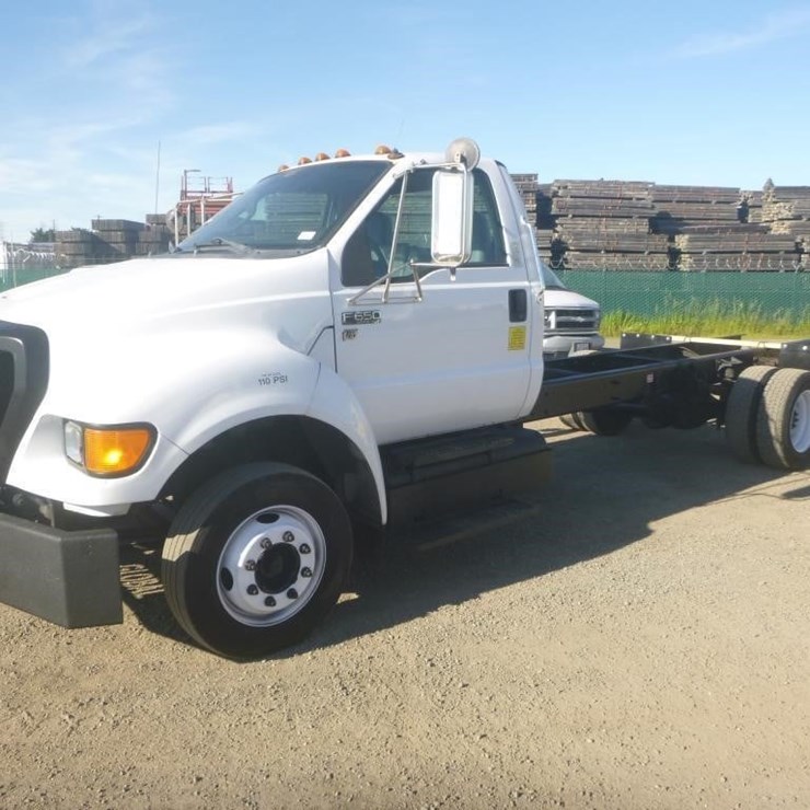 2012 FORD F650