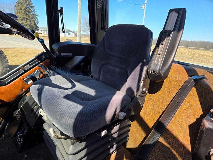 ih-5288-tractor-image-26