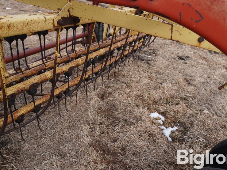 new-holland-258-image-13