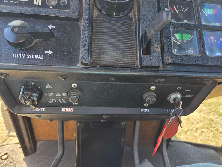 ih-5288-tractor-image-52