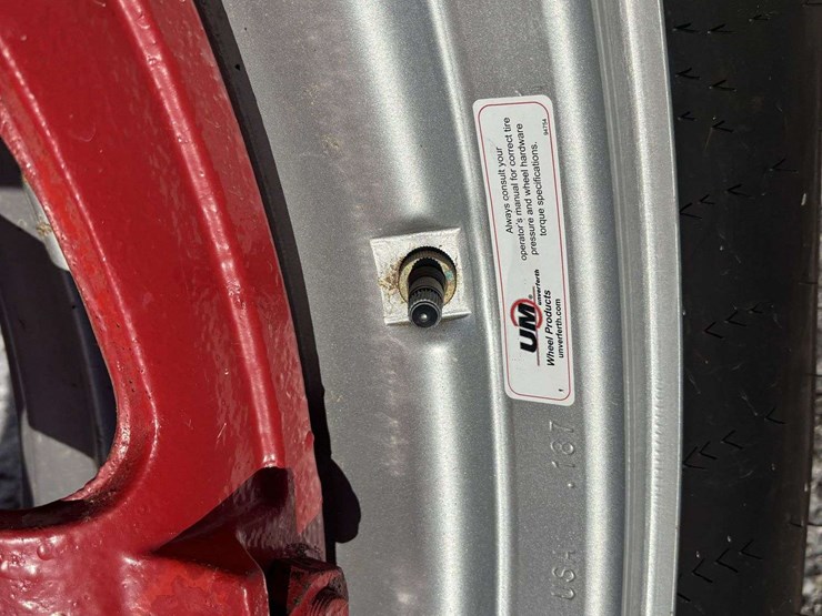 1974-farmall-666-gas-tractor-image-10