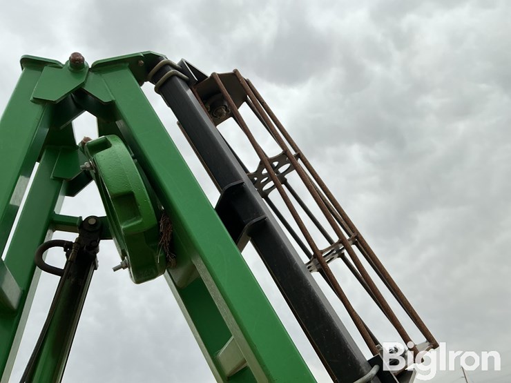 john-deere-200-image-16