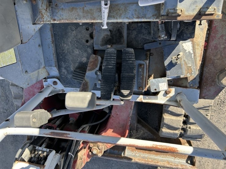 takeuchi-tb35fr-mini-hydraulic-excavator-image-14