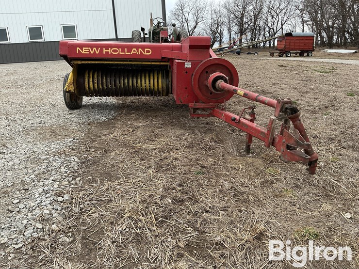 new-holland-273-image-2