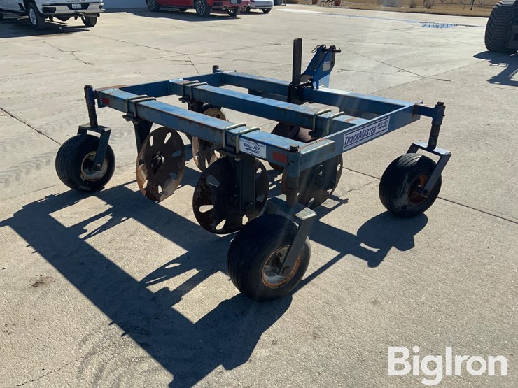 blu-jet-track-master-image-5