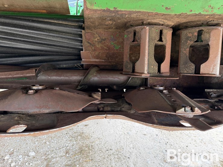 2021-john-deere-w260-image-18