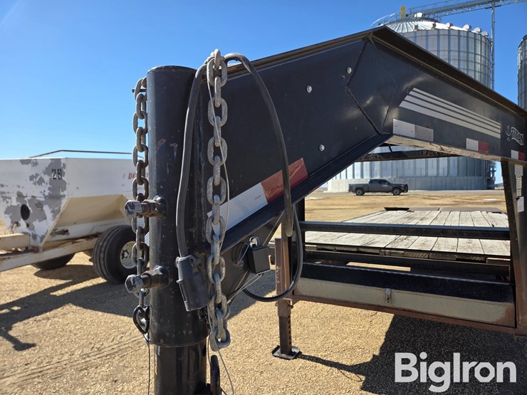 2008-titan-trailer-image-10