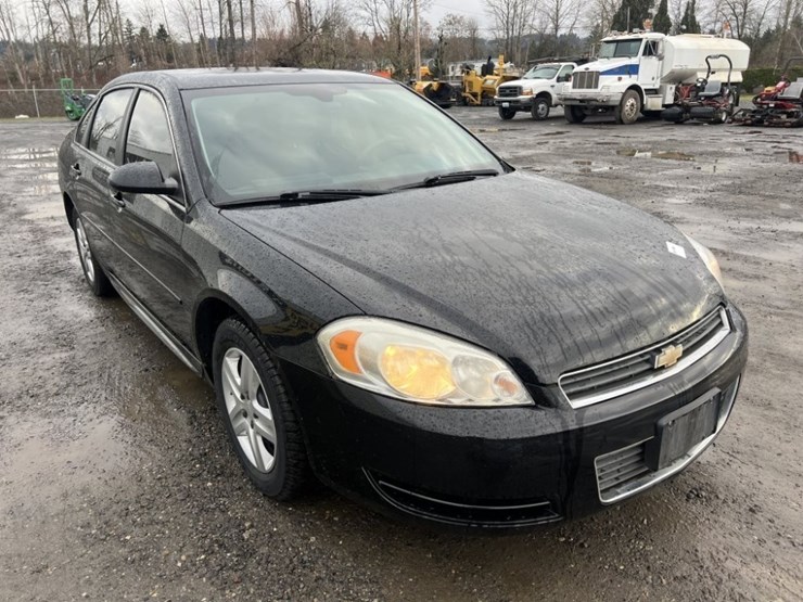 2011-chevrolet-impala-sedan-image-2