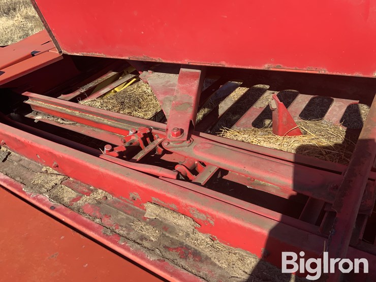 new-holland-273-image-16