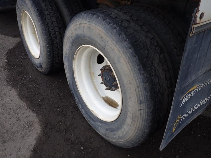 2016-freightliner-m2-15'-t/a-water-truck-image-23