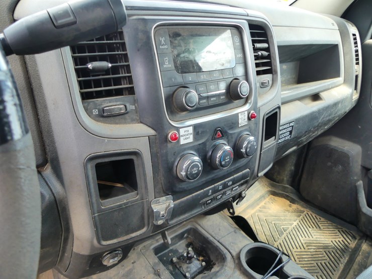 2016-dodge-ram-5500-image-16