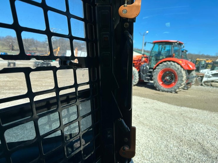 2019-bobcat-s850-image-25