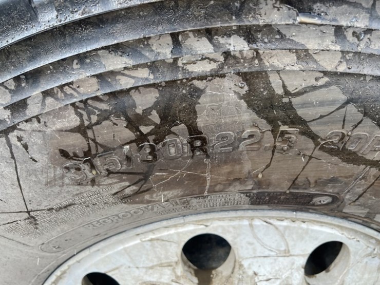 1998-peterbilt-330-image-15