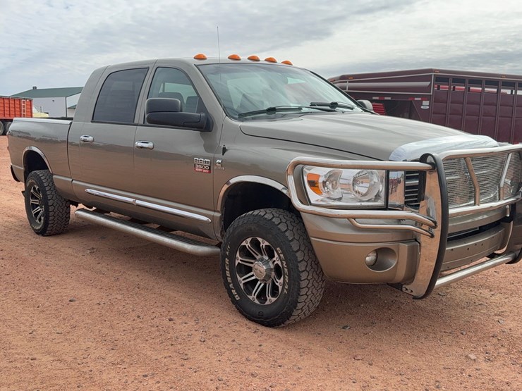 2009-dodge-3500-image-3