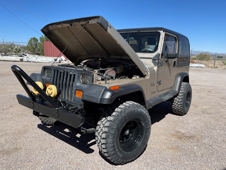 1993-jeep-wrangler-image-18
