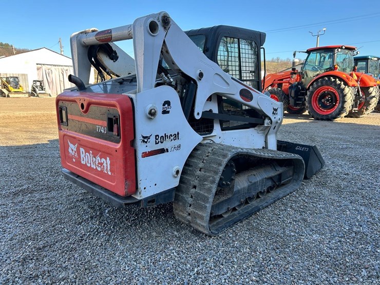 2017-bobcat-t740-image-4
