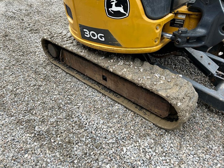 2022-deere-30g-image-11