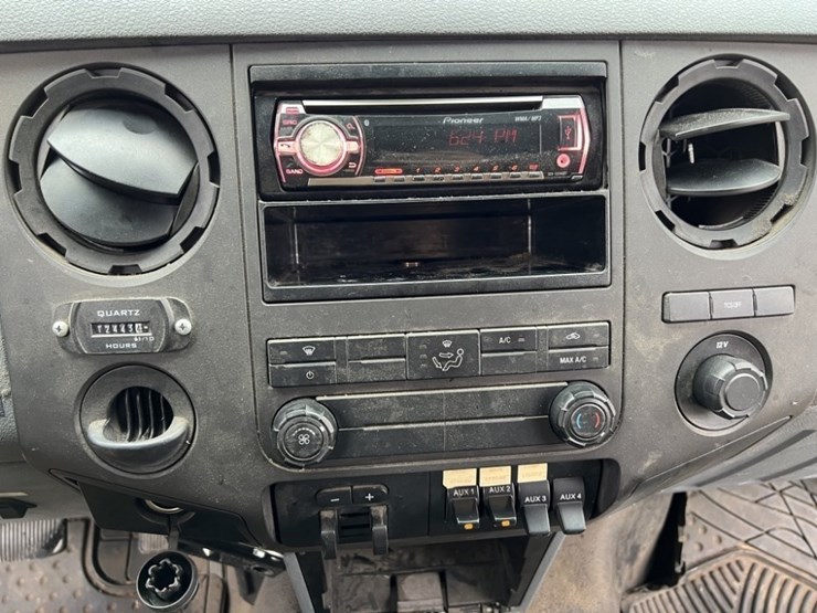 2012-ford-f550-image-35