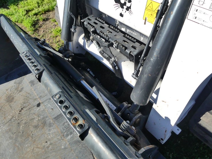 2025-bobcat-t650-image-11