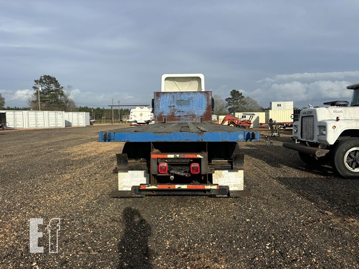 2009-international-durastar-4400-image-6