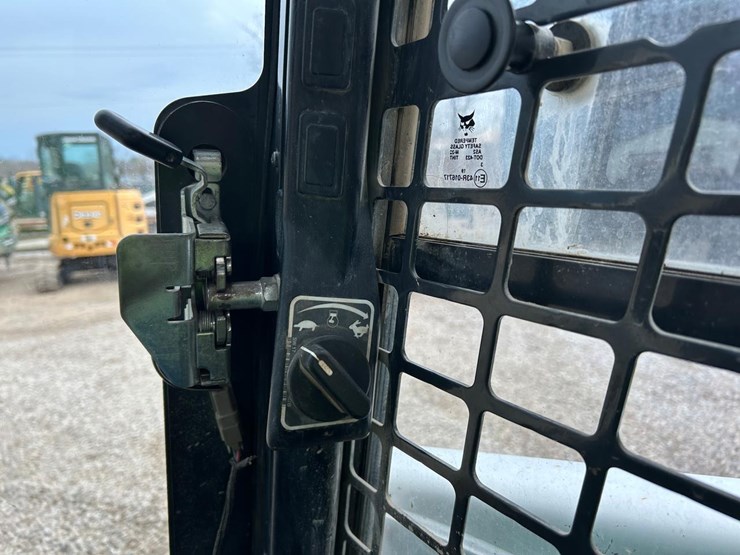 2019-bobcat-t595-image-25