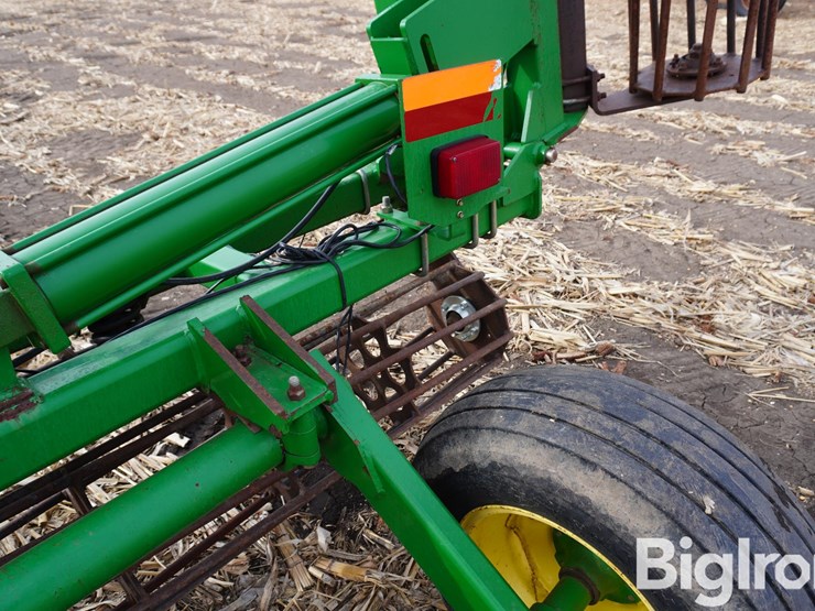 john-deere-200-image-15