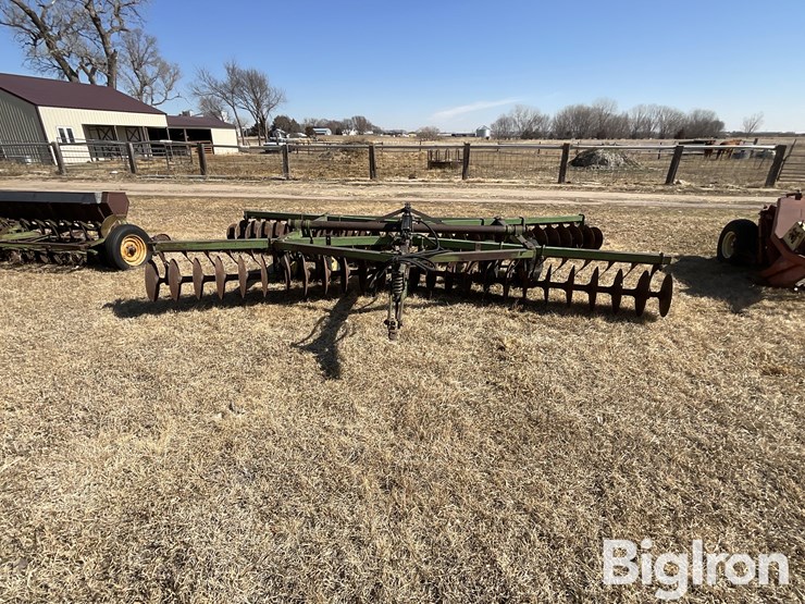 john-deere-17-image-2