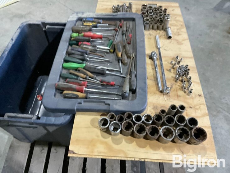 john-deere-12-image-4