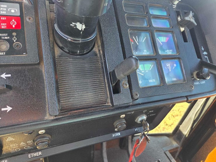 ih-5288-tractor-image-67