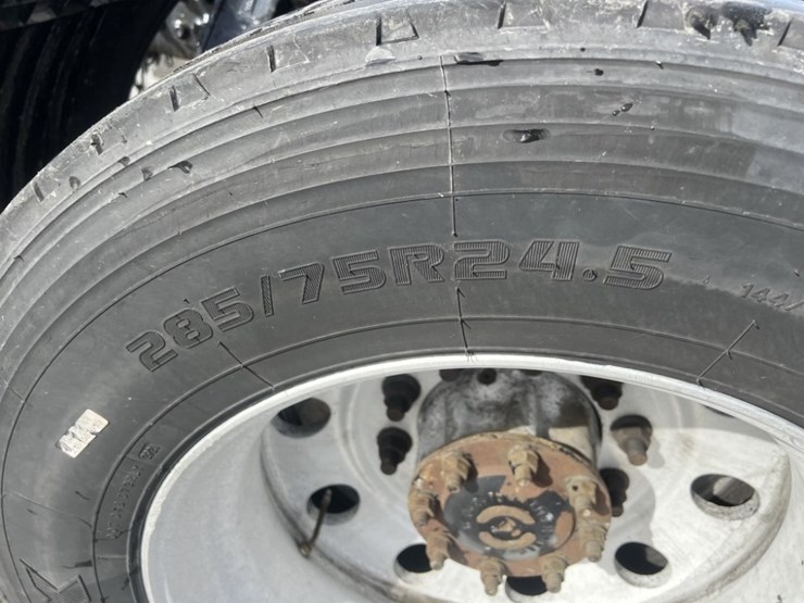 2015-mack-cxu613-tri-axle-truck-tractor-image-20