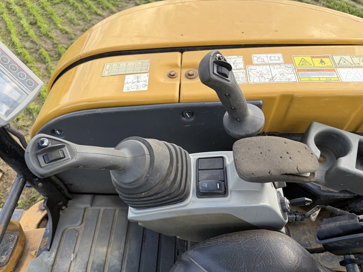 2021-caterpillar-303-image-14