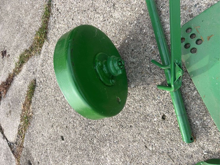 john-deere-10-image-10