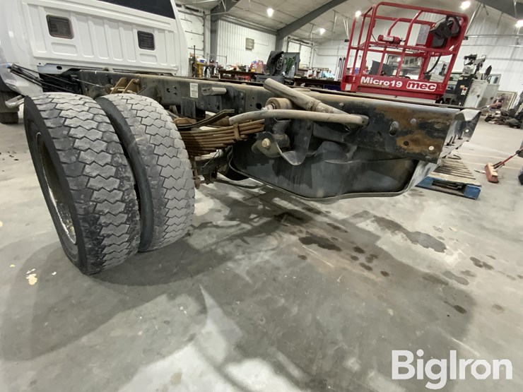 2013-massey-ferguson-730-image-19