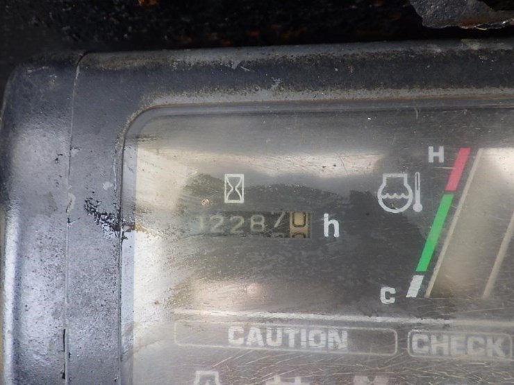 komatsu-pc12uu-image-38