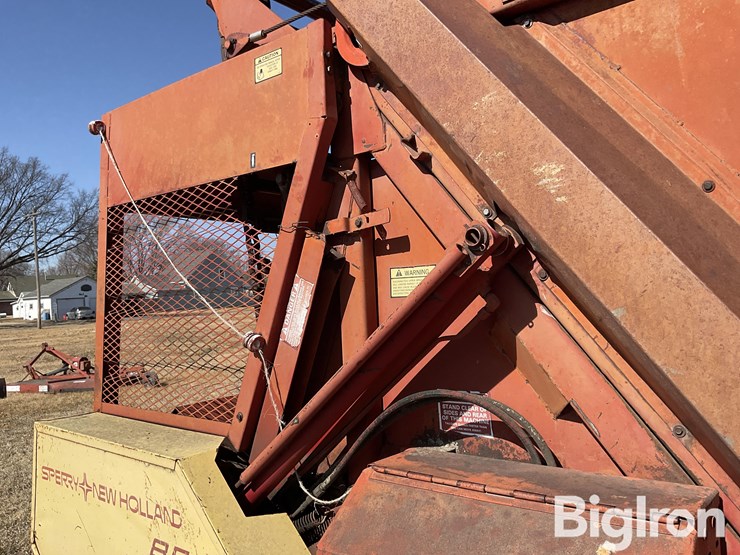 new-holland-852-image-14