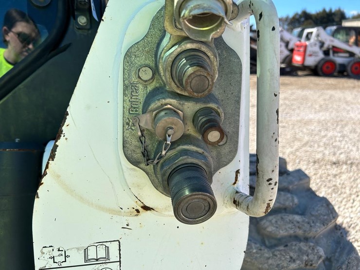 2019-bobcat-s850-image-11