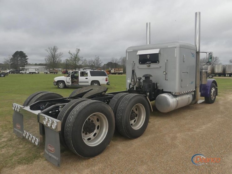 2005-peterbilt-379-image-2