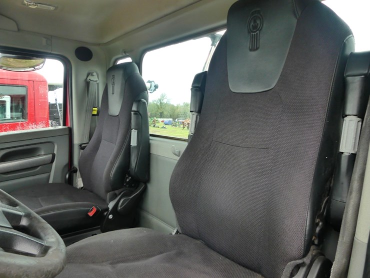 2018-kenworth-t680-image-10