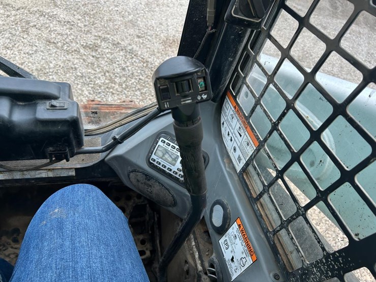 2019-bobcat-t595-image-24