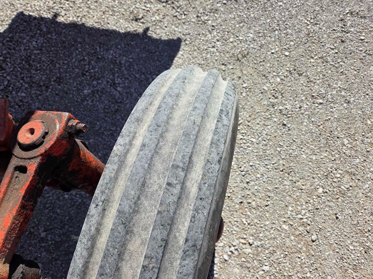 case-730-tractor-image-39