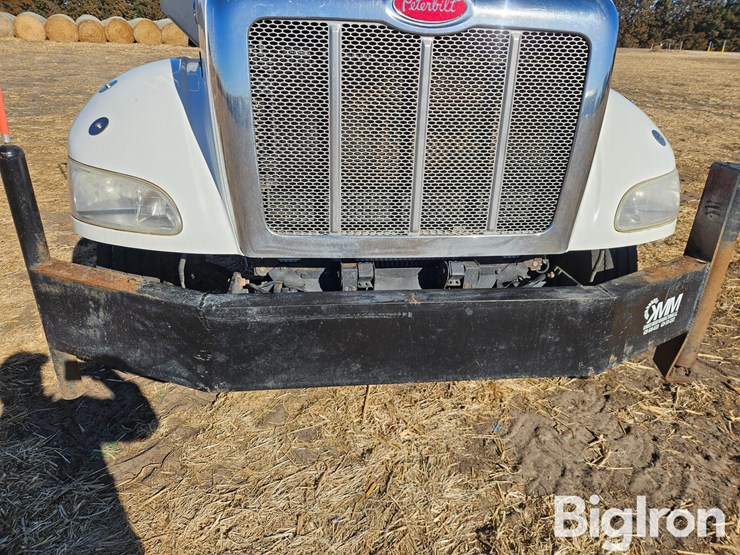 2014-peterbilt-337-image-12